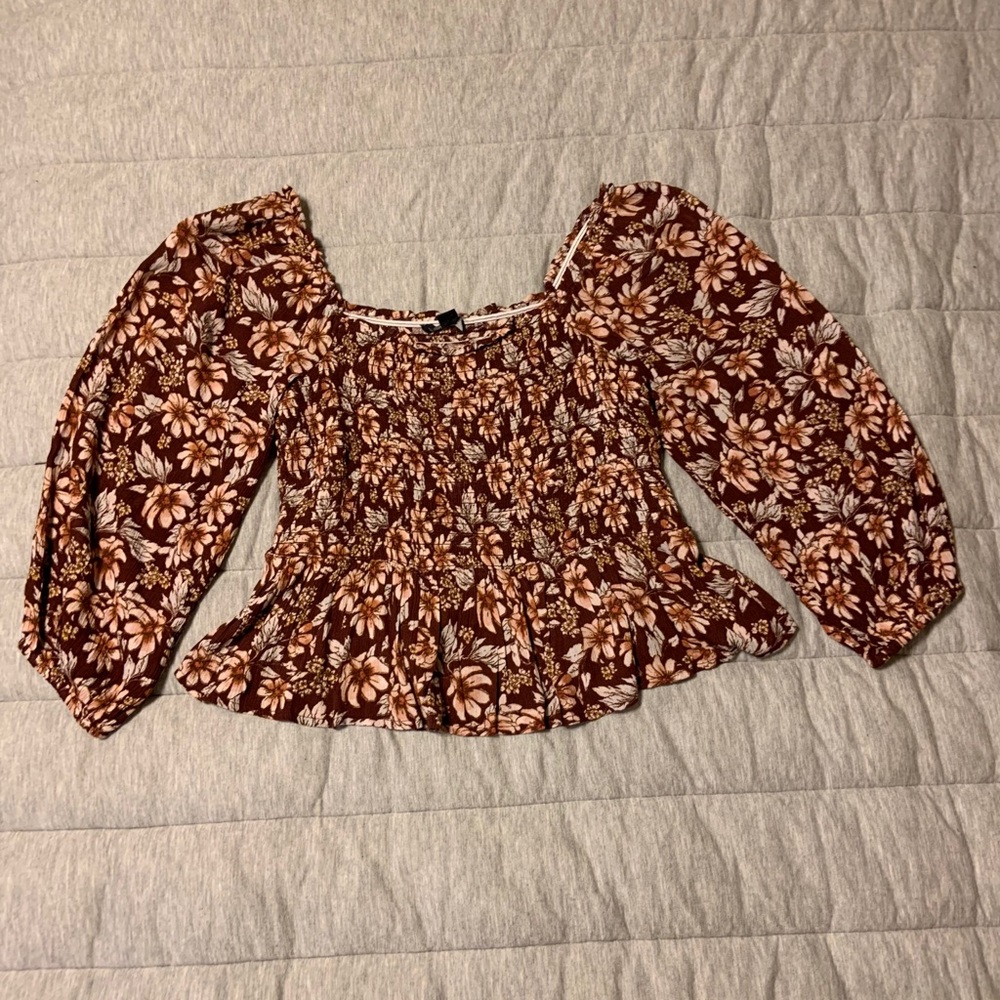 American Eagle Floral Top W/ Bubble Sleeves